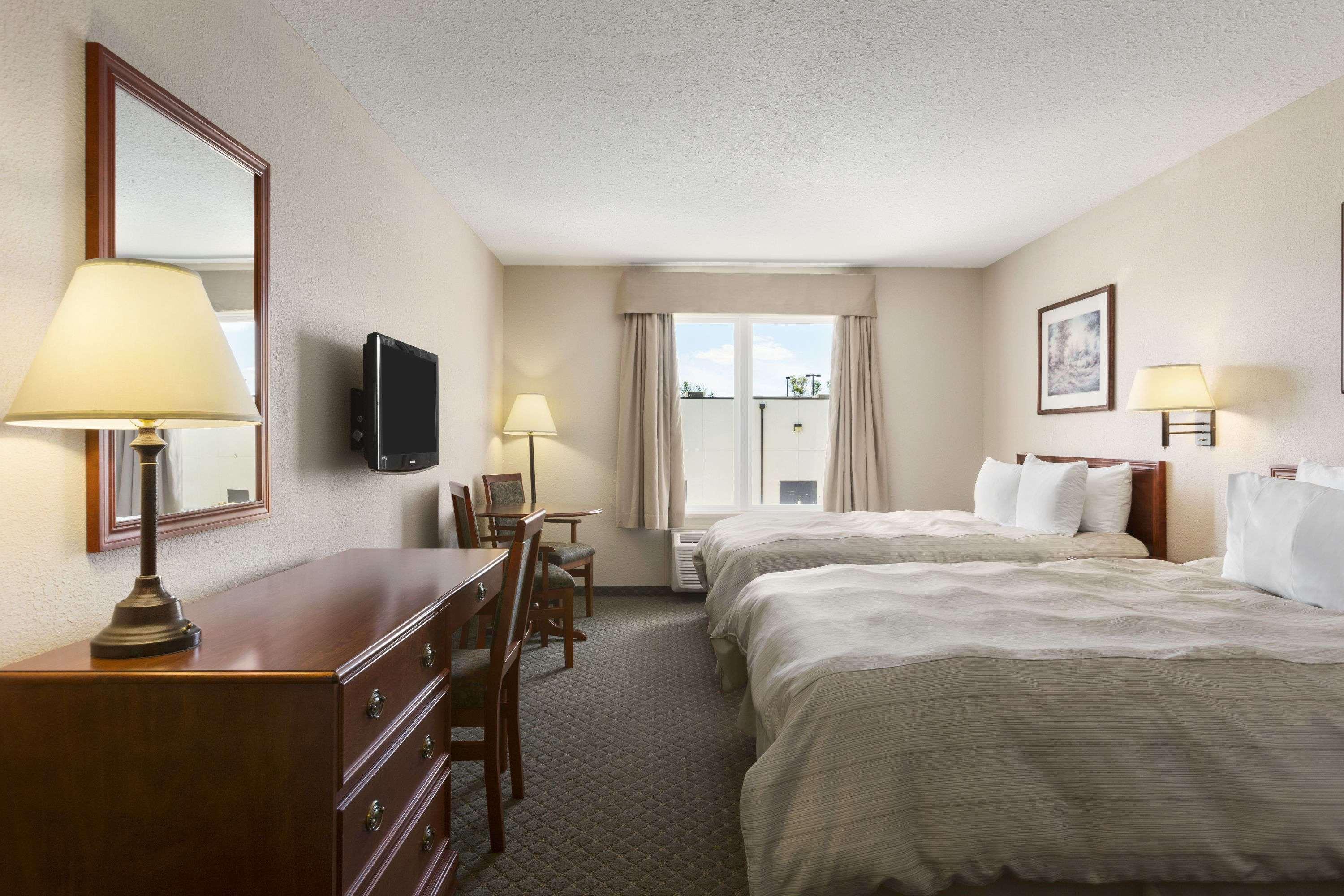 Days Inn & Suites By Wyndham Winkler Buitenkant foto
