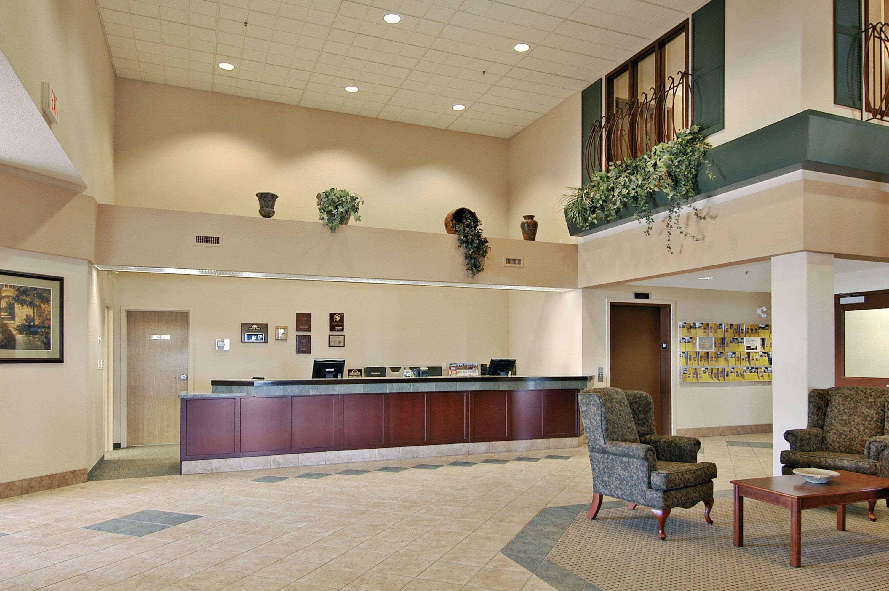 Days Inn & Suites By Wyndham Winkler Interieur foto